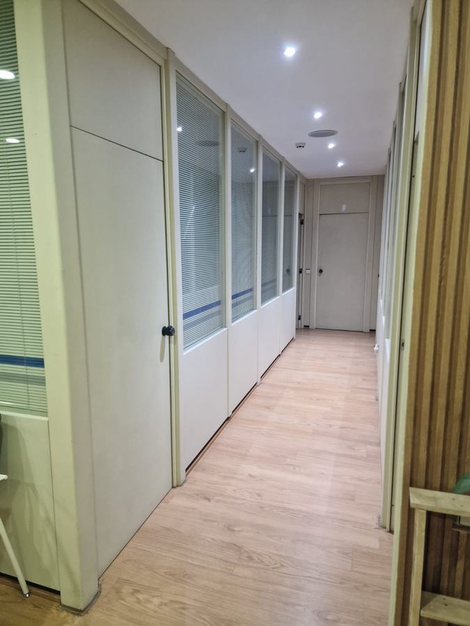 Pasillo de acceso a las consultas del multiespacio sanitario
